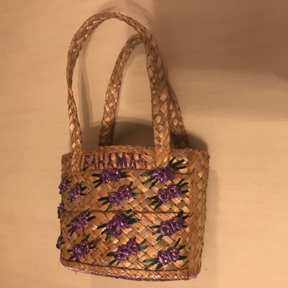 Vintage Bahamas Purse (So Cute) Great Condition (Light Staining On Interior) - Picture 4 of 4